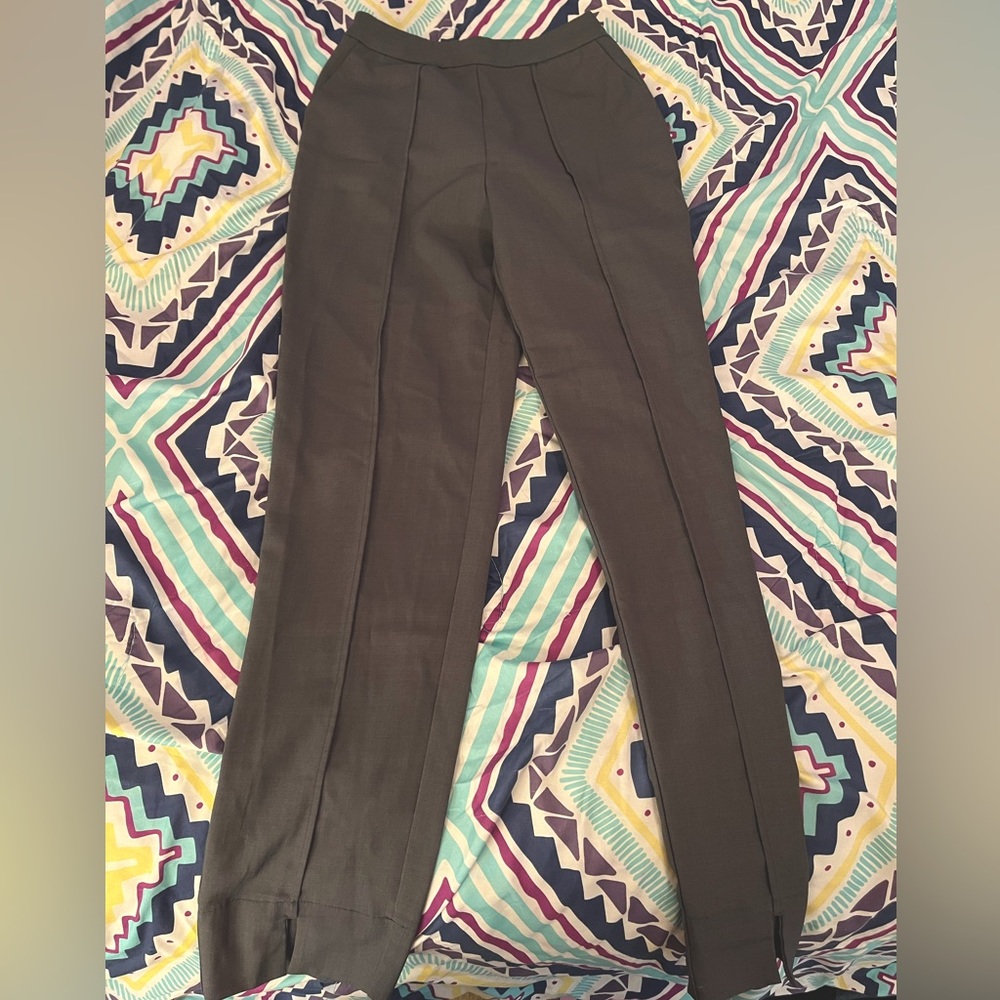 Lulu’s office pants. Gray. Barely worn in good condition.